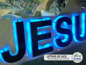 letras de aço com leds