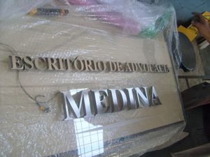 Letreiros em Acrílico