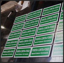 Placas fotoluminescentes
